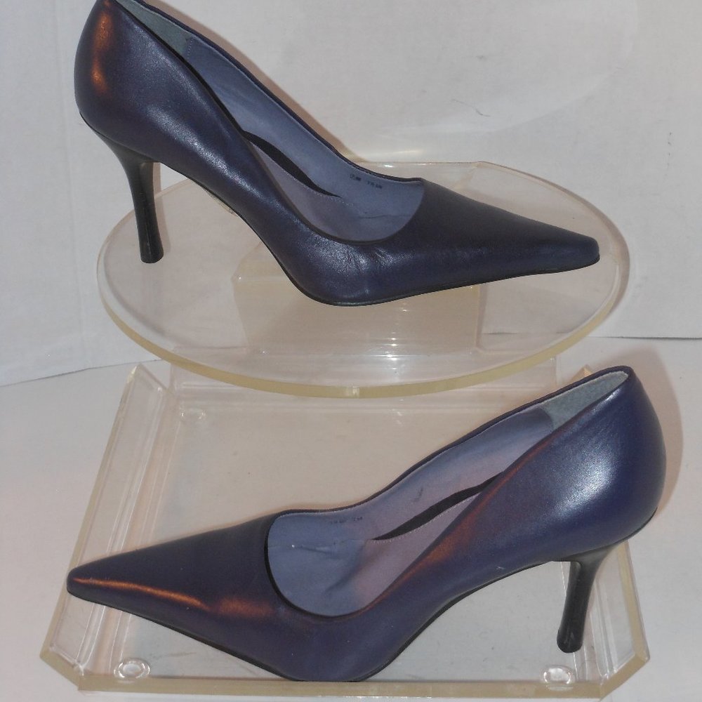 TWO LIPS PURPLE POINTED TOE SHOES SIZE 7 MEDIUM